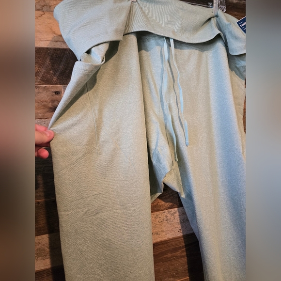 Old navy leggings/joggers - Picture 3 of 3